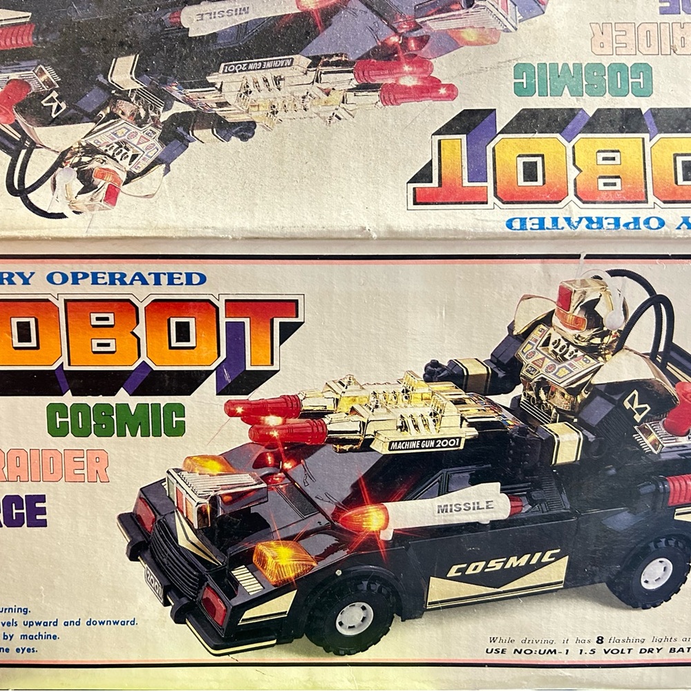 Raider Robot Toy - Black and Gold